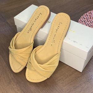 NWT NIB Bettye Muller Twisted Suede Sandals 6.5M